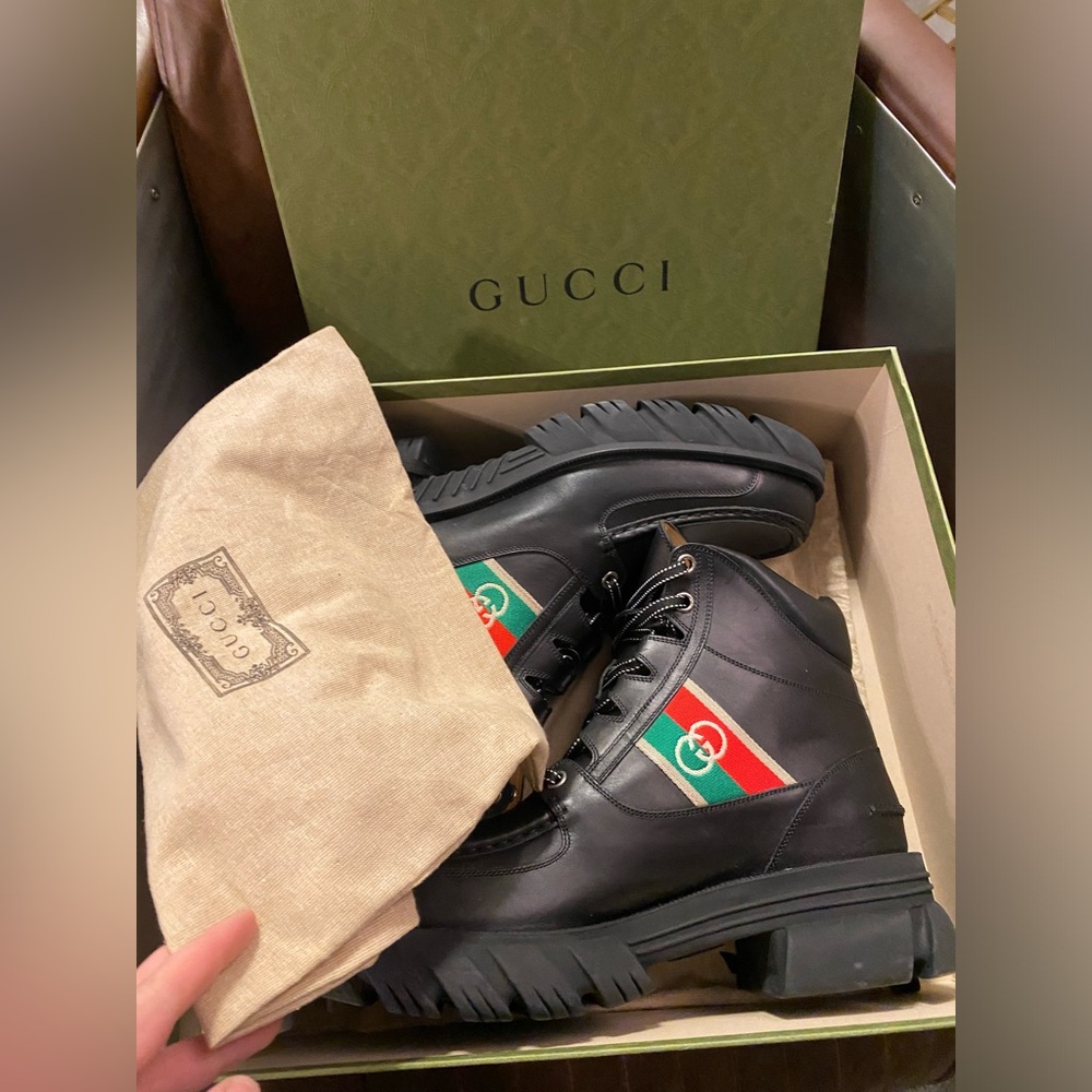 Gucci Men’s Ankle Boot Interlocking G Logo in Black - Picture 10 of 11